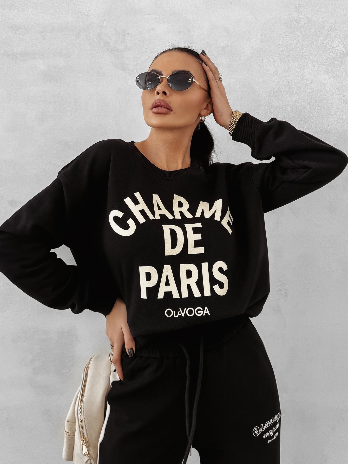 Charm Pulcsi Fekete