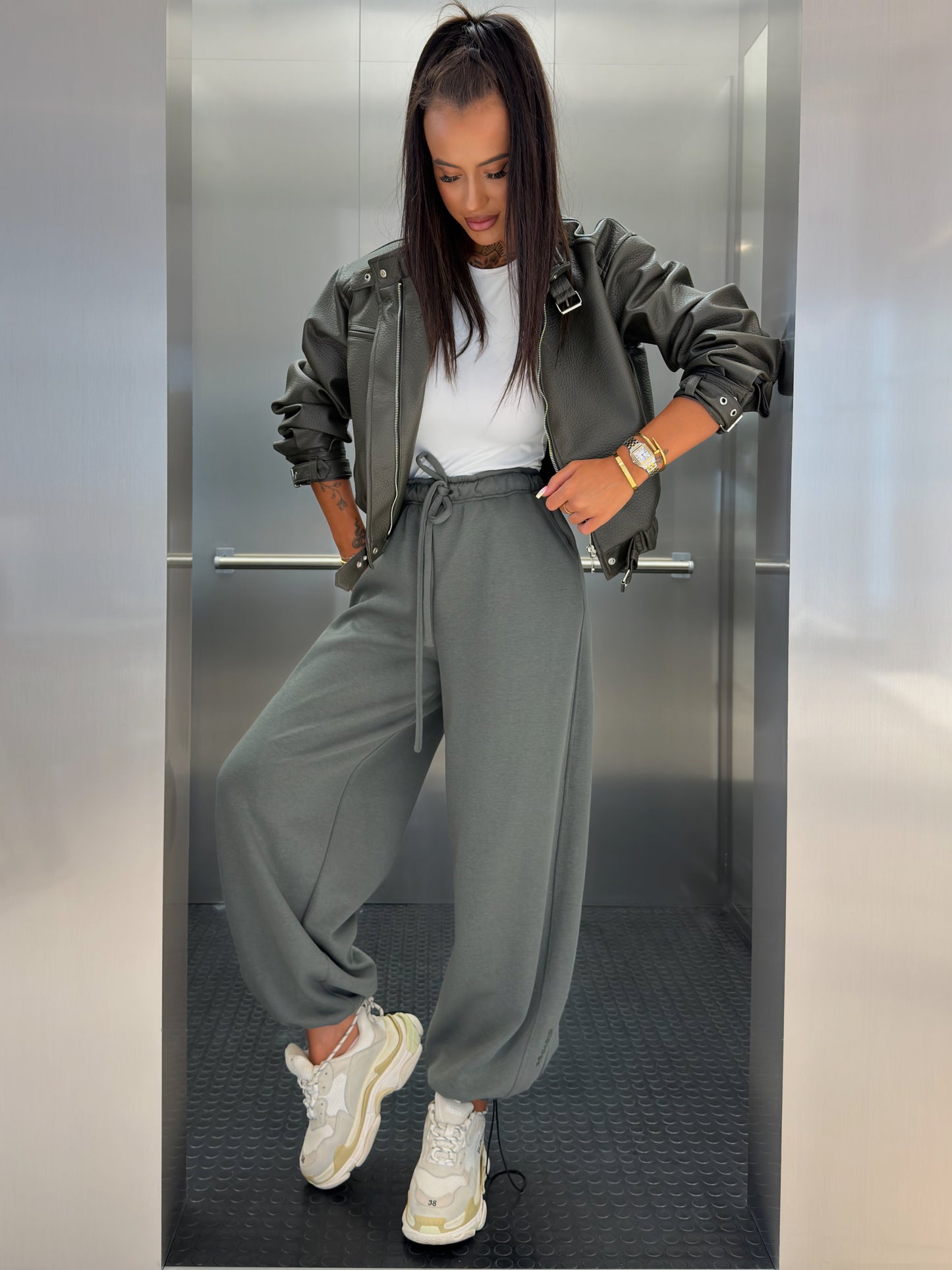 Viera Dzseki Khaki