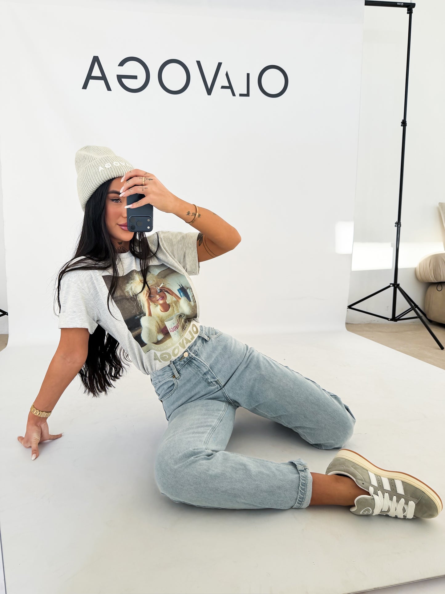 Earned Felső Szürke