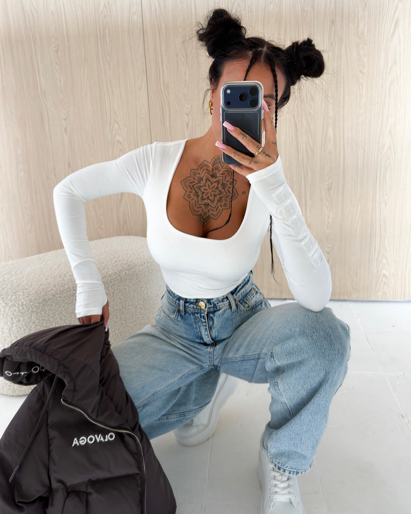 Famous Body Ekrü