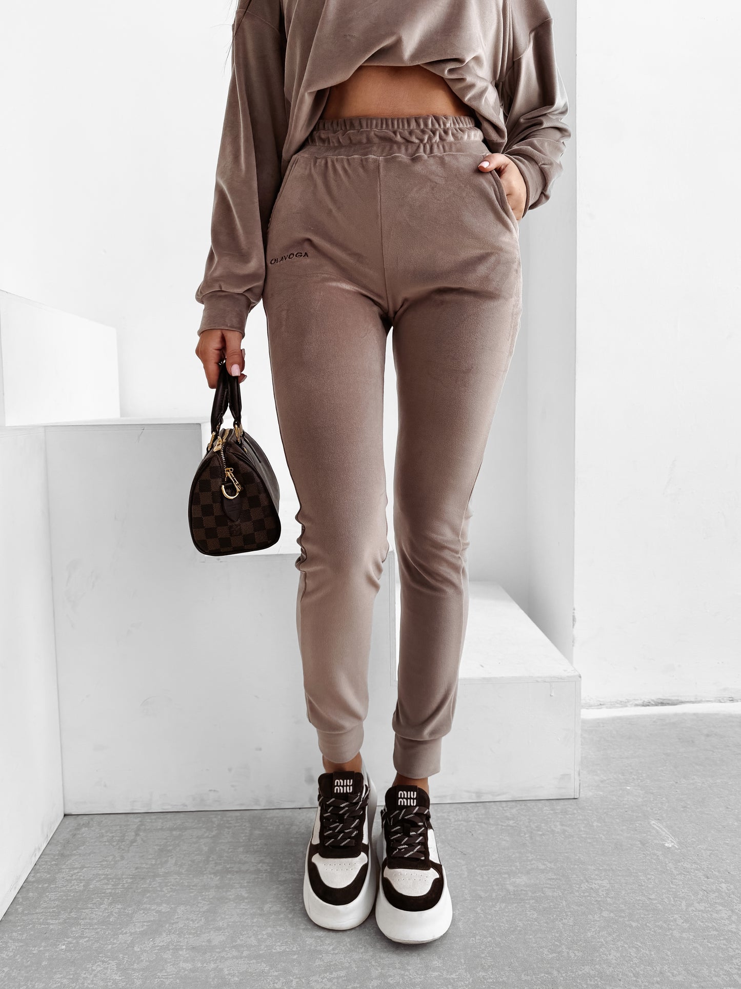 Velvet Ash Szett Latte