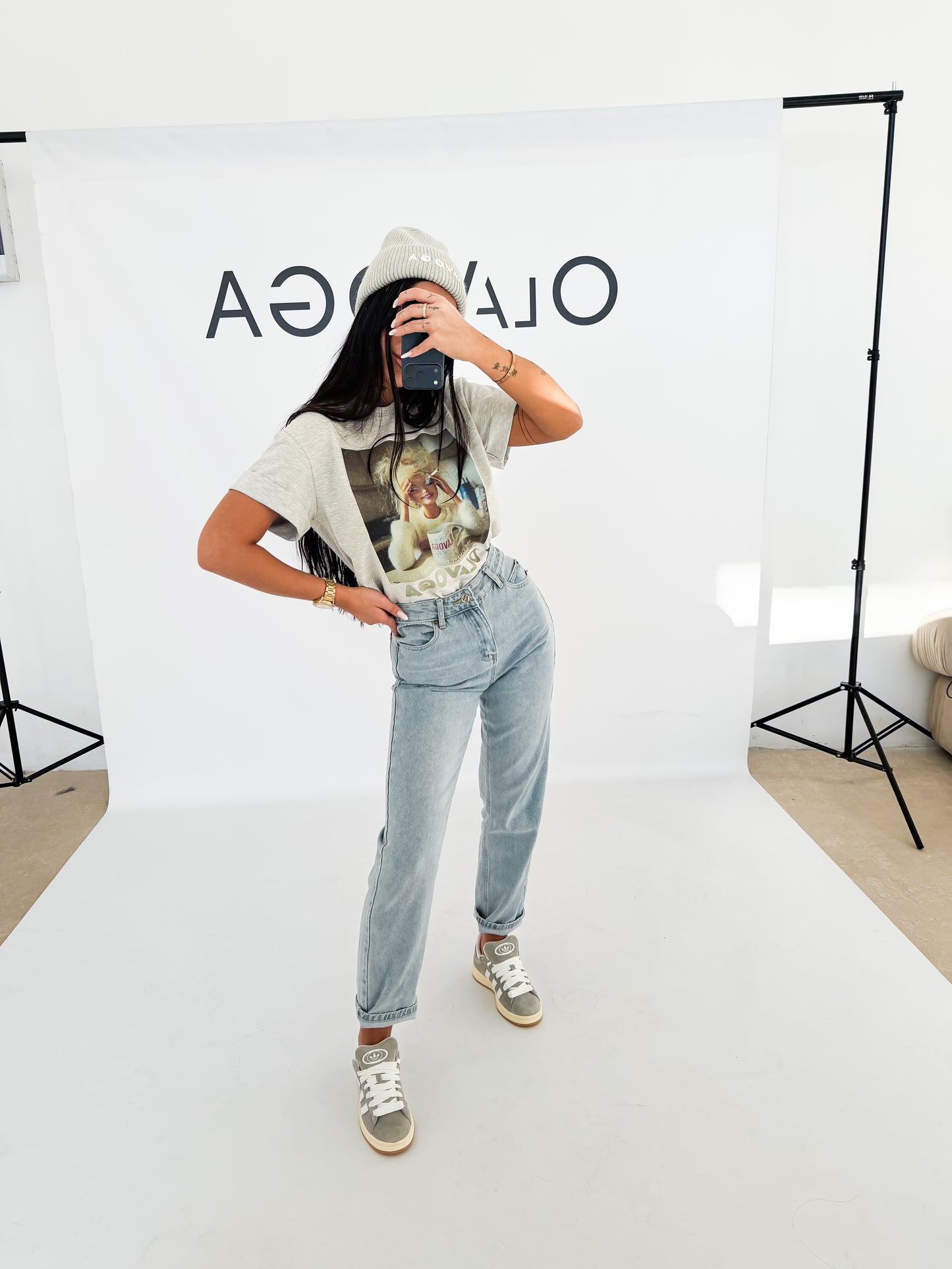 Earned Felső Szürke