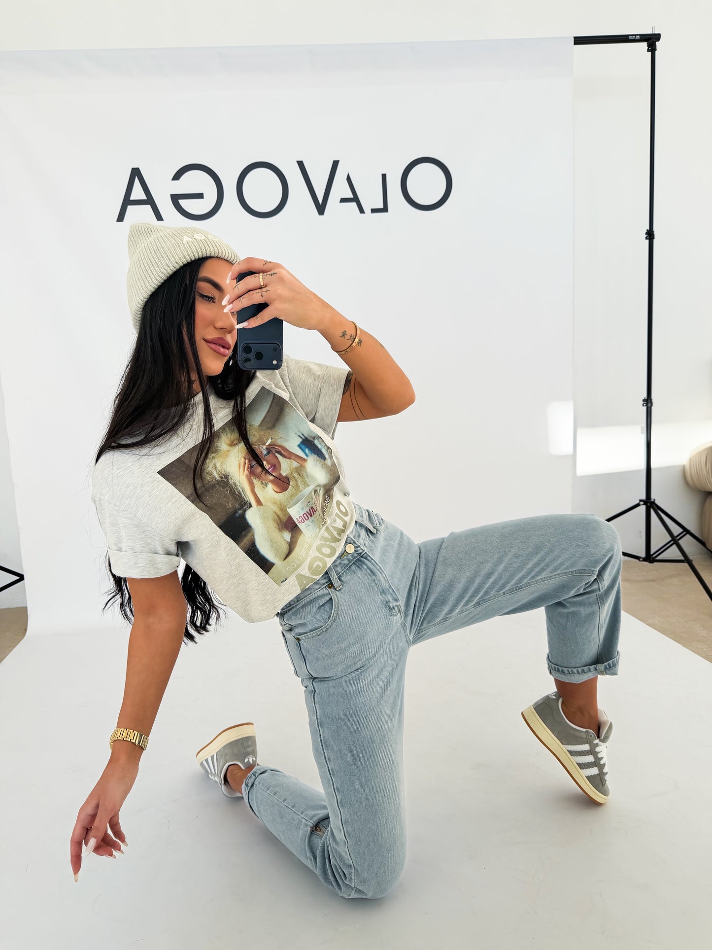 Earned Felső Szürke